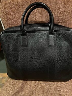 Hugo Boss - Black Leather Men's Briefcase - Classic Professional Carry-All